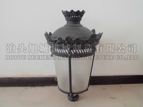 Cast aluminium crown lamp holder