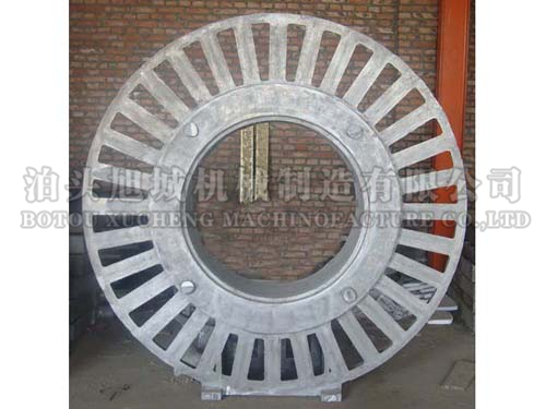 Cast aluminum wheel